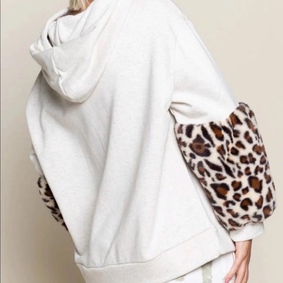 POL HOODIE CHEETAH SLEEVES S - Picture 2 of 8